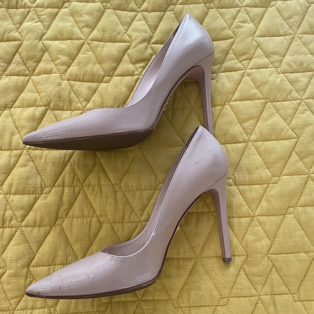 Prada Saffiano Leather Nude Pump size 7 1/2 - good condition